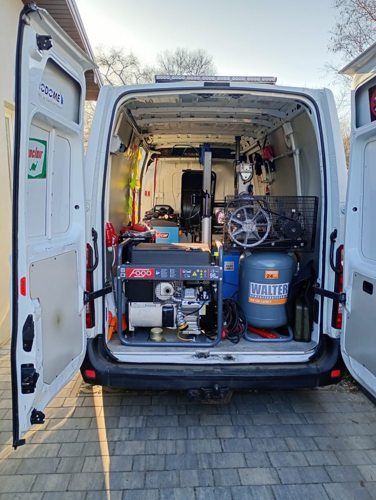 mobilna wulkanizacja - bus - wulkanizacja na drodze