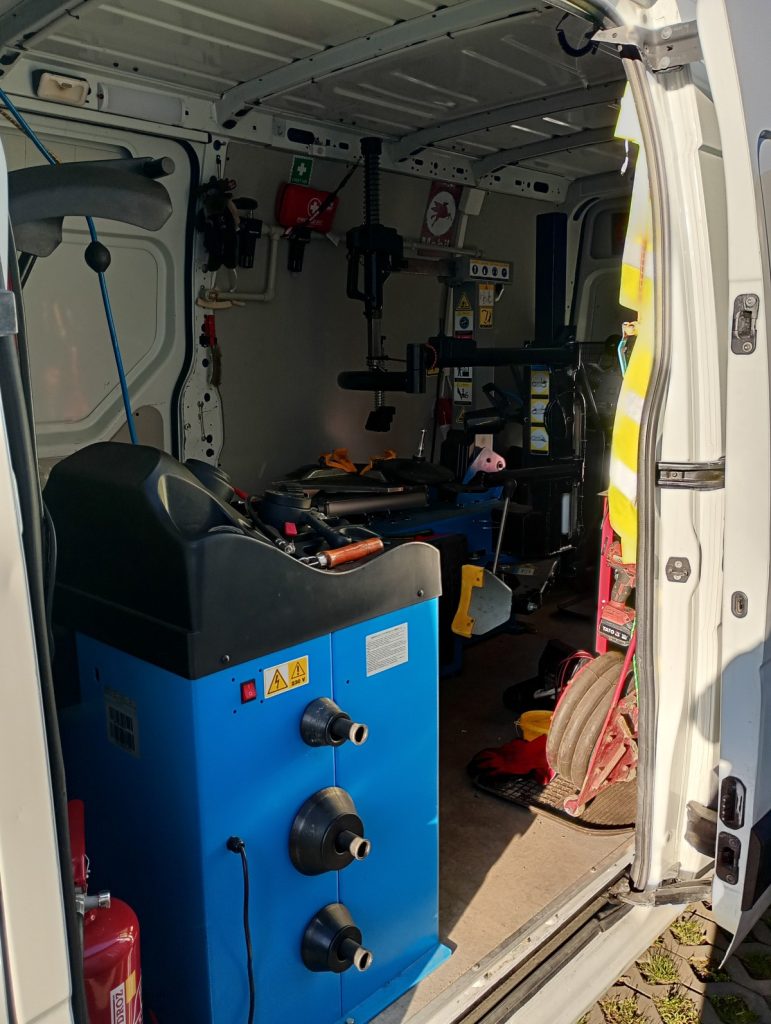 mobilna wulkanizacja - wyważarka opon - wulkanizacja na drodze